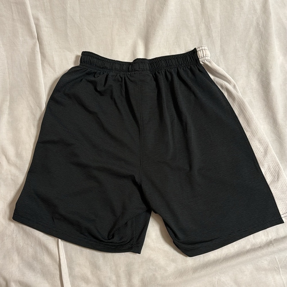 Under armor women’s heat gear shorts fitted size small adjustable, black & white - Picture 5 of 6